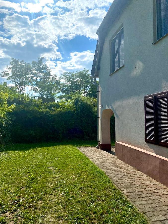 Toereki 34 Vendeghaz Apartment Сиофок Екстериор снимка